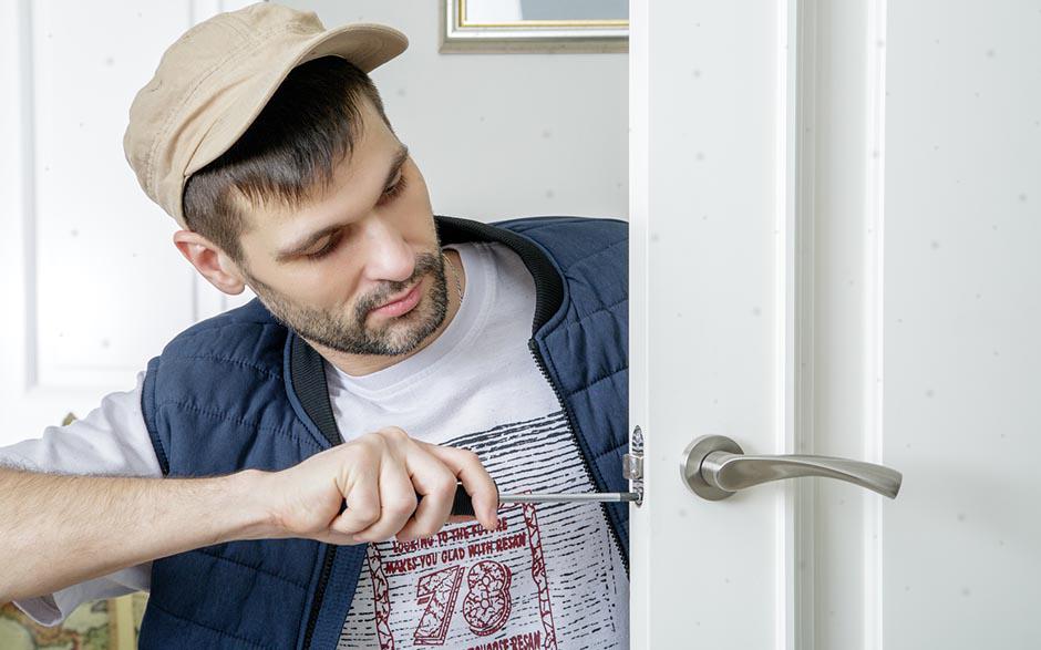 changer une serrure de porte Groslay